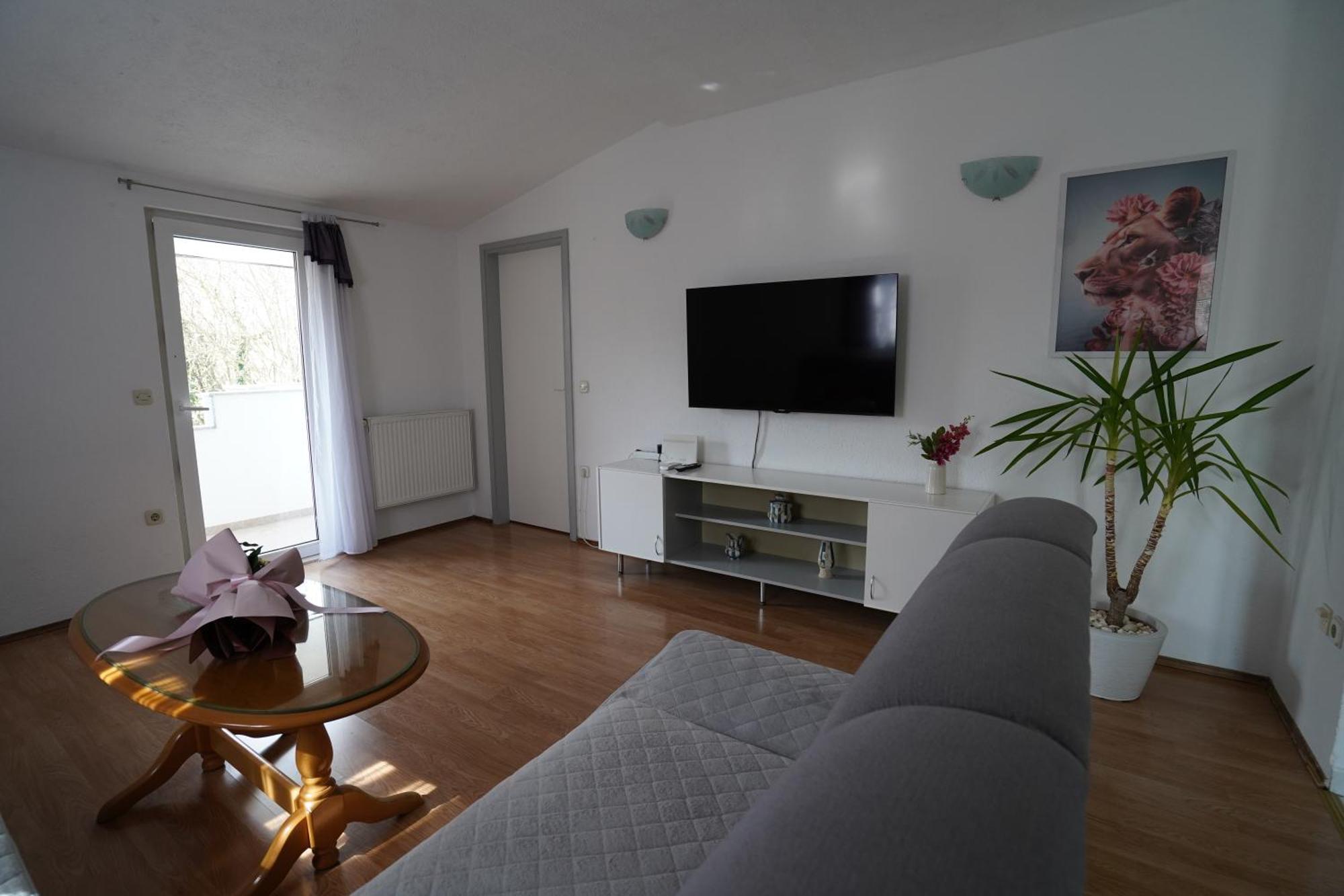 Apartman Marija Имотски Екстериор снимка